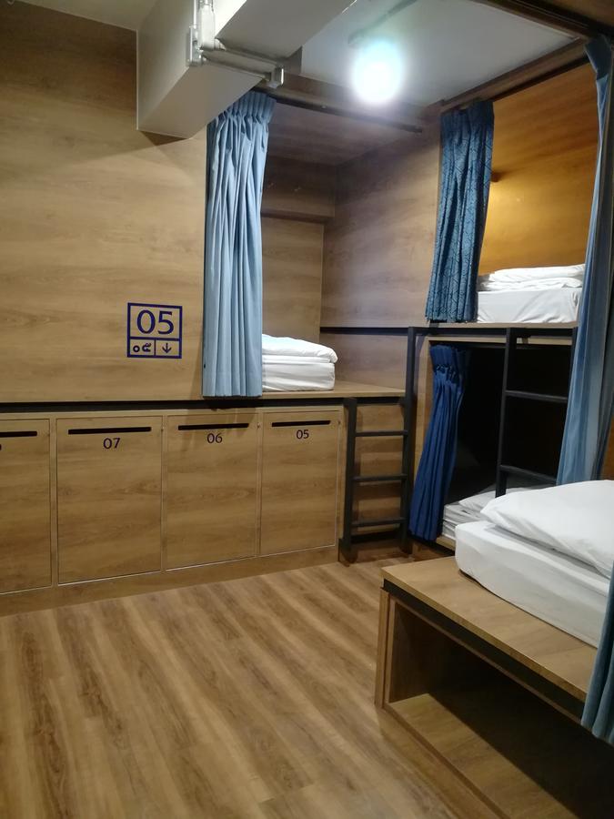 Natee Hostel Бангкок Экстерьер фото