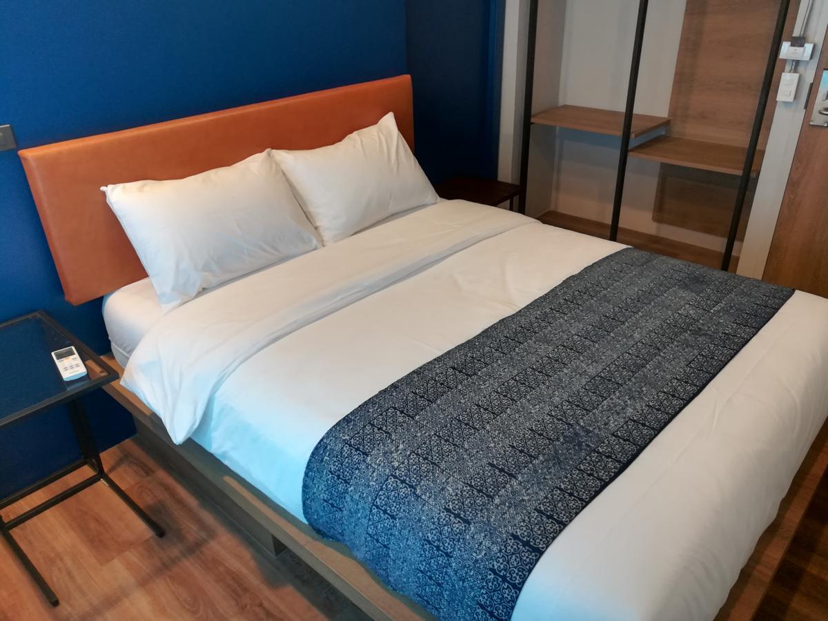 Natee Hostel Бангкок Экстерьер фото